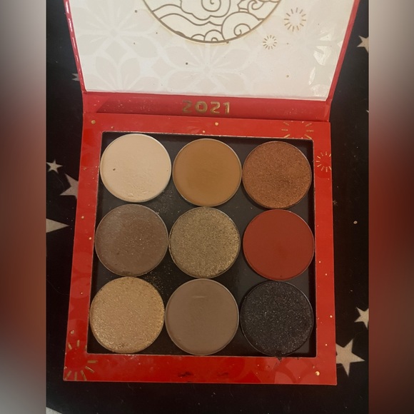 Colourpop Lunar Has It 2021 Limited Edition 9 pan pallete - Picture 5 of 5